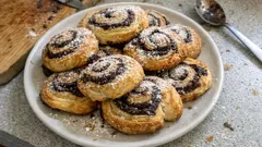 Kakaové šneky z listového těsta: rychlé sladké ke kávě hotové za chvíli