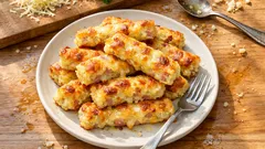 Pečené květákové tyčinky se šunkou a sýrem – křupavý snack z trouby