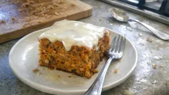 Mrkvová buchta s citronovou polevou: vláčná i druhý den a hotová bez složitostí