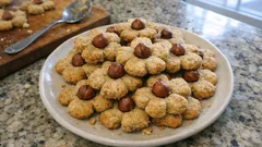 Vánoční jetelinky z lískových oříšků: křehké cukroví s jemnou citronovou vůní