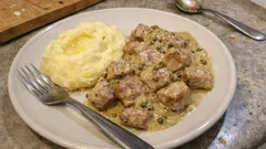 Vepřové kostky v pepřové omáčce: krémová chuť zeleného pepře jako z restaurace