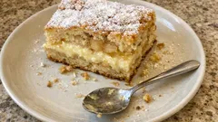 Rychlý jablečný koláč s pudinkem: vláčný moučník na plech, který se vždy povede