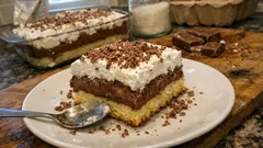 Margot buchta s pudinkem a krémem: vláčný moučník na plech, který mizí jako první