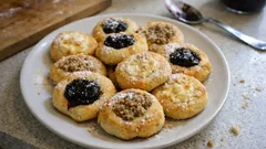 Domácí koláčky s tvarohem a ořechy: křehké těsto, které se krásně rozplývá