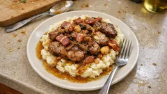 Pečená krkovice na česneku se slaninou: šťavnatá i bez hlídání