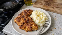 Křupavé kuřecí řízky v hořčičném těstíčku s kaší, které zmizí ze stolu jako první