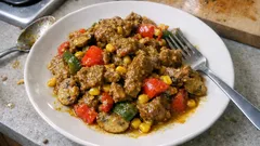 Masová směs s kari a zeleninou: rychlá pánev plná chuti na všední den