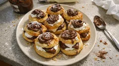 Mini koblihy s Nutellou z listového těsta: rychlé sladké pohoštění ke kávě