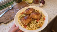 Babské kuře s kolínky z jednoho pekáče: minimum práce, šťavnatý výsledek