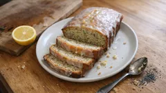 Makový chlebíček s citronovou polevou, který zůstane vláčný i druhý den