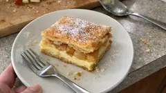 Listové řezy s jablky a pudinkem: rychlý moučník ke kávě i na víkend