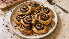 Kakaové šneky z listového těsta: hotové za půl hodiny a krásně křupavé