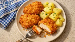 Střapaté kuřecí řízky z trouby: jogurtová marináda a křupavá sýrová krusta