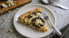 Bramborový koláč s houbami a mozzarellou: jednoduchá večeře, která krásně voní