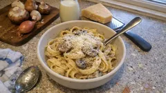 Těstoviny se žampionovou omáčkou – krémové, rychlé a vždycky se povedou