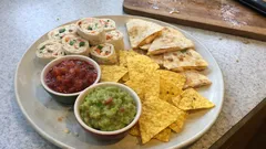 10 rychlých slaných dobrot z tortill: rolky, quesadilly i křupavé chipsy