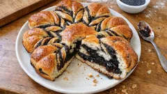 Vláčný makový květ s povidly – slavnostní kynutý moučník krok za krokem